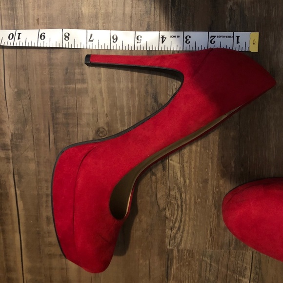 Red heels - Picture 4 of 4